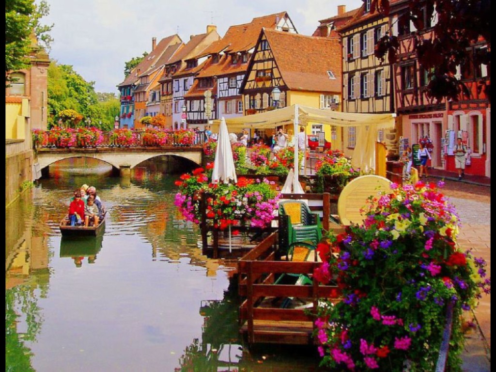 discover-the-enchanting-colmar-christmas-market-french-moments